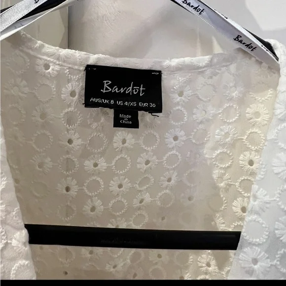 Bardot white beautiful blouse size AU 8 - Picture 3 of 6